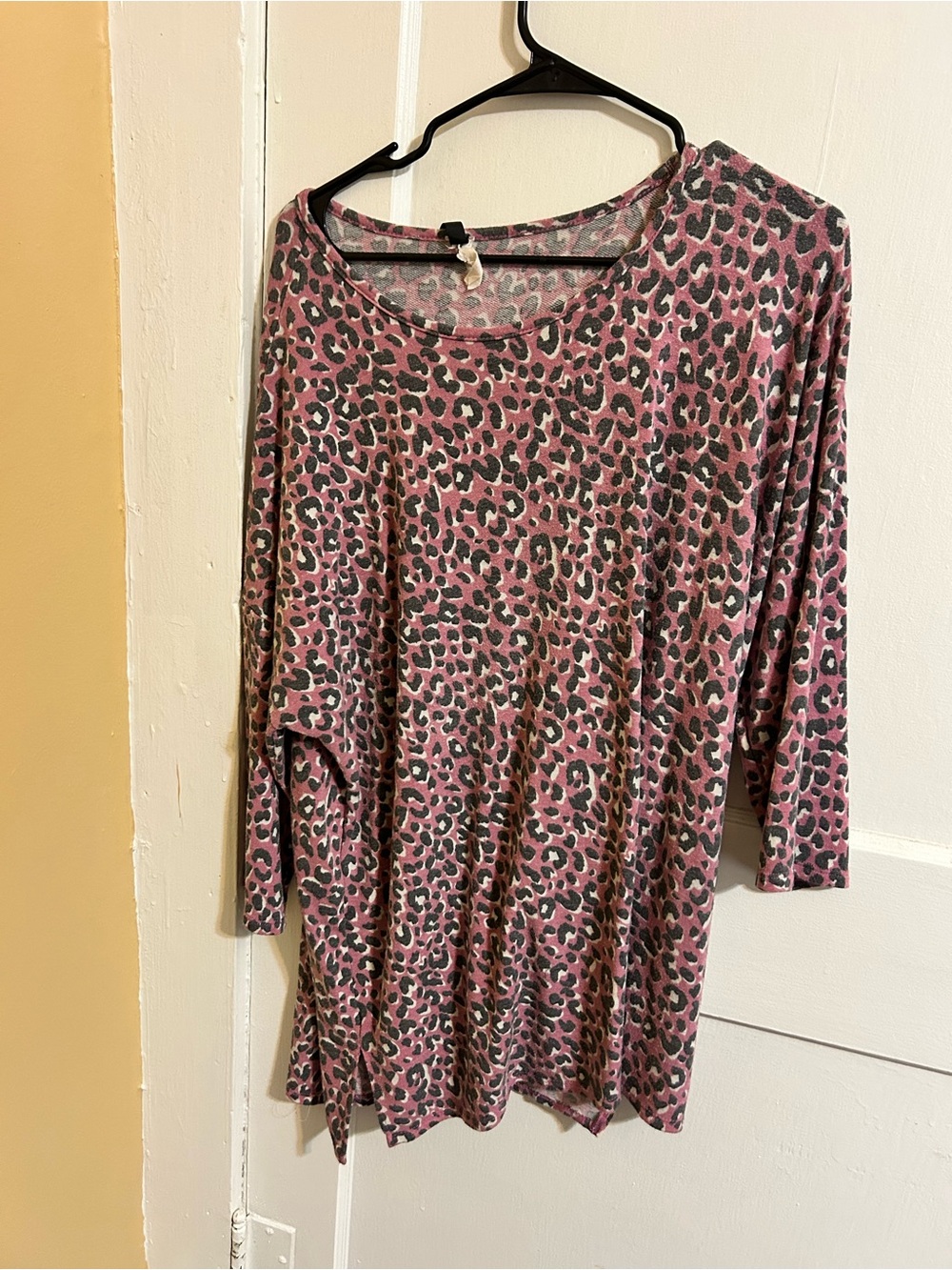 Women's Pink Leopard Print Long Sleeve Tee